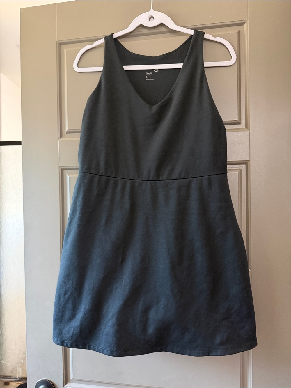 GAP Black V-Neck Sleeveless Mini Dress